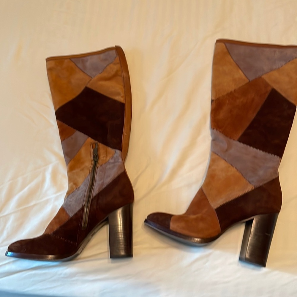 7 M beautiful Frye boots only wore once. Perfect condition.
